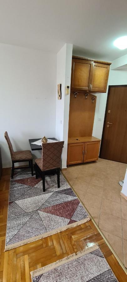 Apartman Velimir Stari Aerodrom Подгориця Екстер'єр фото